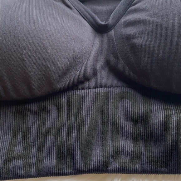 UA Seamless Sports Bra - Picture 2 of 7